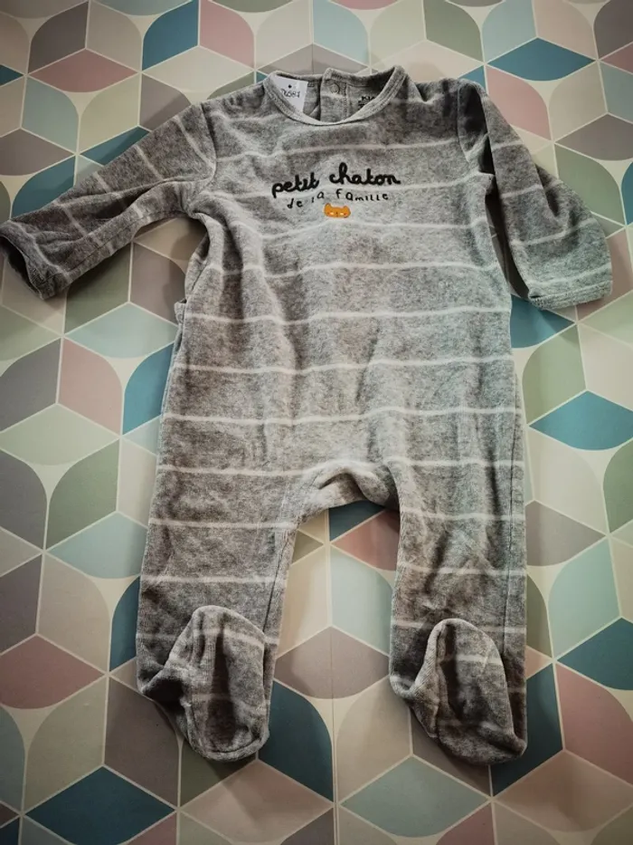 D4587 - pyjama garçon 12 mois - photo numéro 2