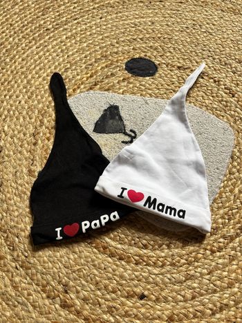 Lot de deux bonnet de naissance 