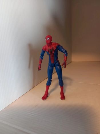 Spiderman figurine amazing 2012