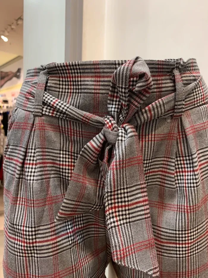 Short taille haute Jennyfer t.36 à carreaux noir - photo numéro 2