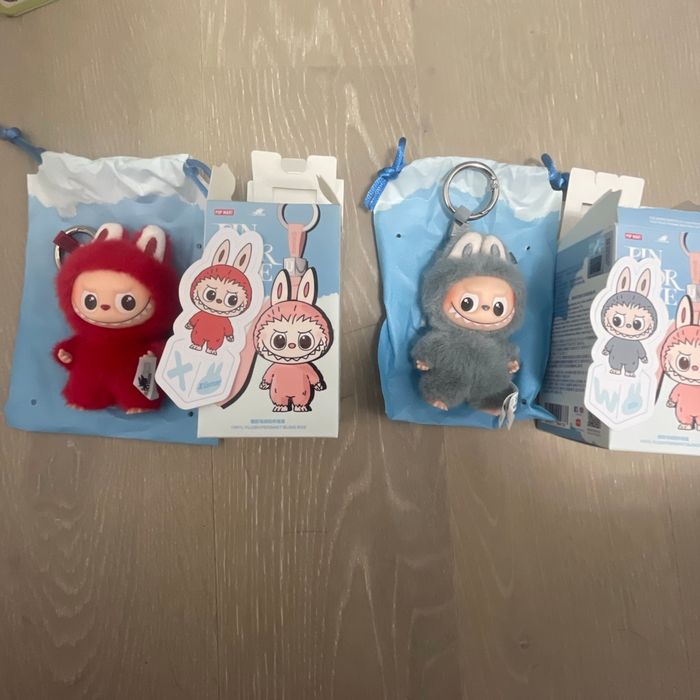 Lot de 2 labubu pin for love