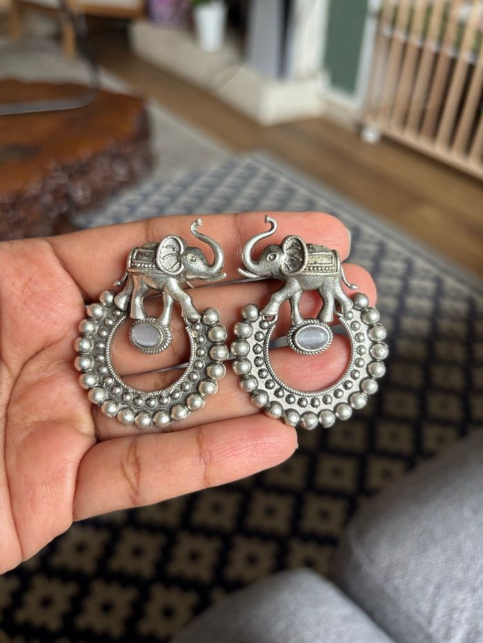 Boucles d’oreilles éléphant en métal argenté vieilli - photo numéro 4