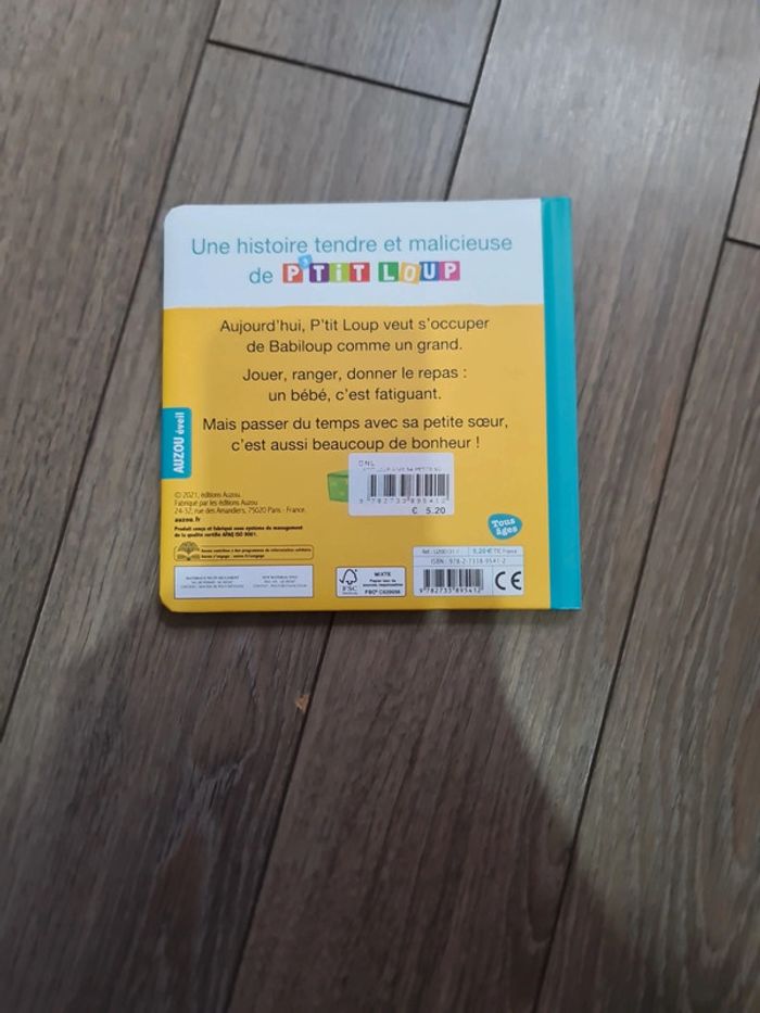 Livre enfant Collection PtitLoup - petit Loup aime sa petite soeur - photo numéro 2