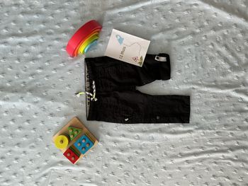 pantalon léger noir retroussable en pantacourt lien de serrage et taille réglable 12 mois gémo