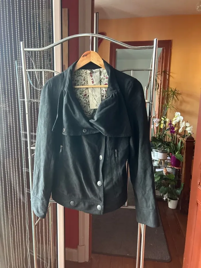 Vestes un daim - photo numéro 2