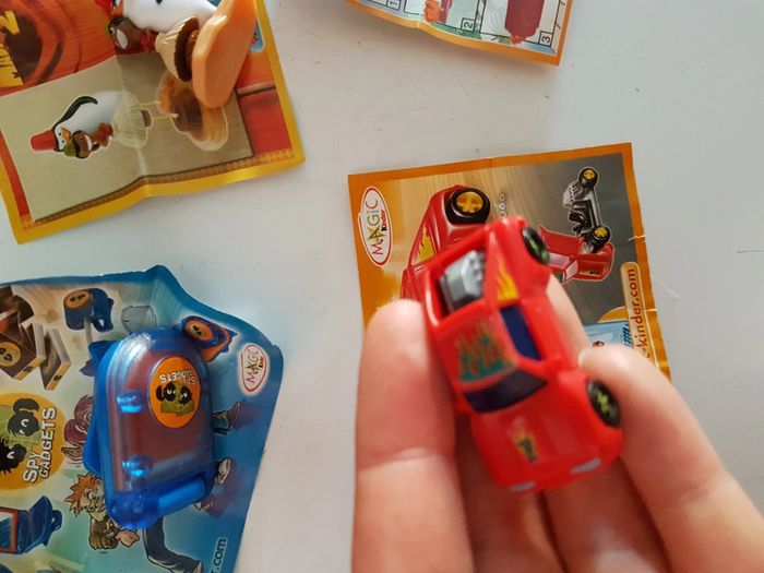 Lot de kinder surprise - photo numéro 3