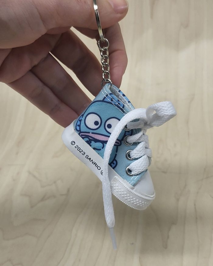 Porte-clé Sanrio Sneaker Hangyodon - photo numéro 6