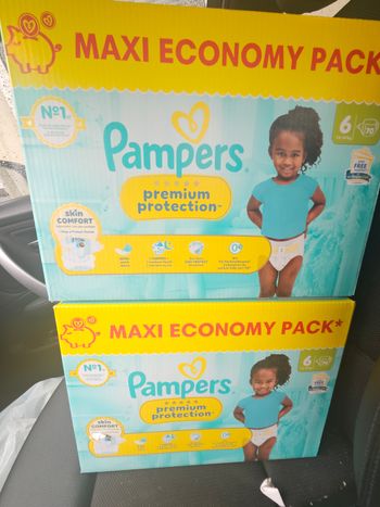 Lot pampers taille 6