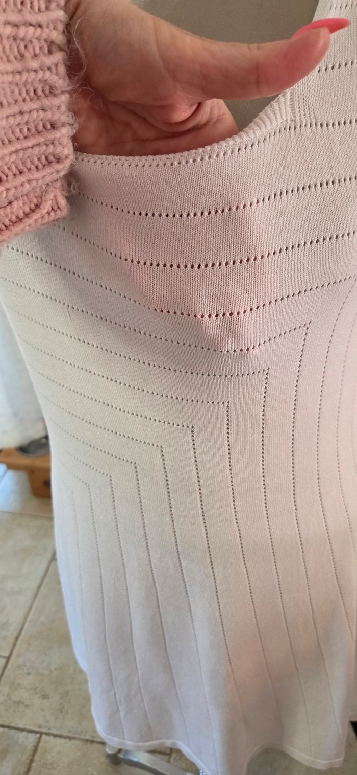 Robe Cop Copine blanche maille extensible T36-40 coupe évasée chic excellent état - photo numéro 4