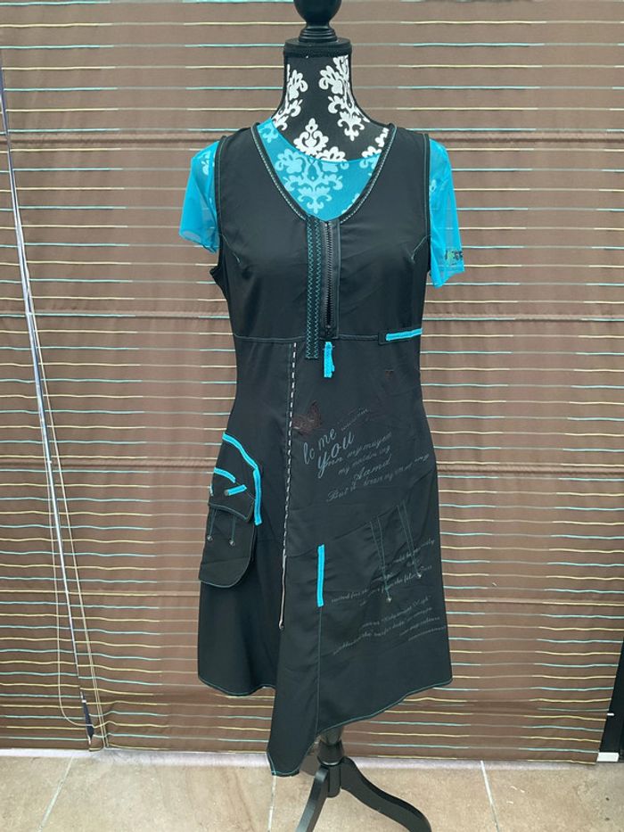 Robe chasuble noire et turquoise neuve T4