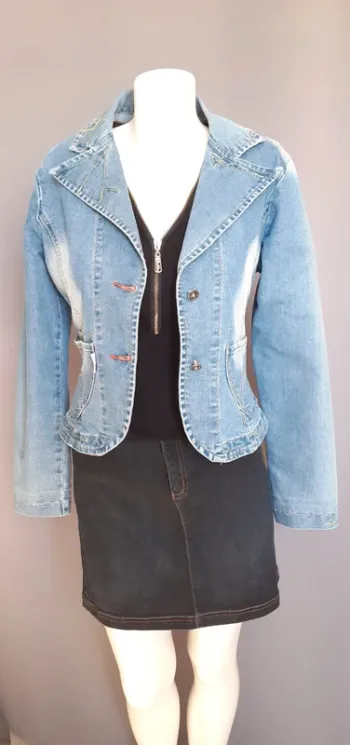 Jolie veste en jean délavée