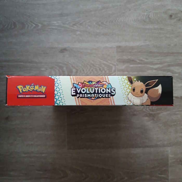Coffret Pokémon Évolutions Prismatiques Collection Pochette à Accessoires NEUF - photo numéro 4