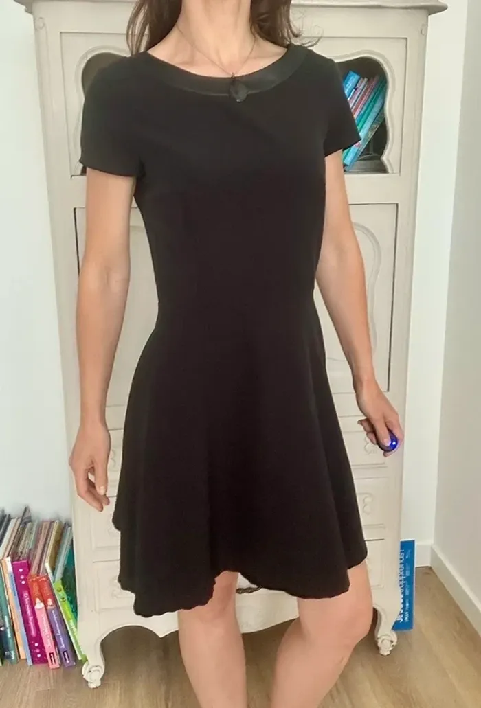 Superbe petite robe noir chic et élégante Nafnaf taille 38 , M , 2 - photo numéro 2
