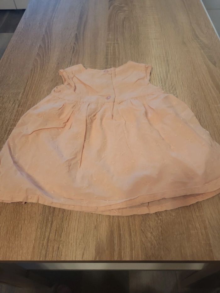 Robe. - photo numéro 2