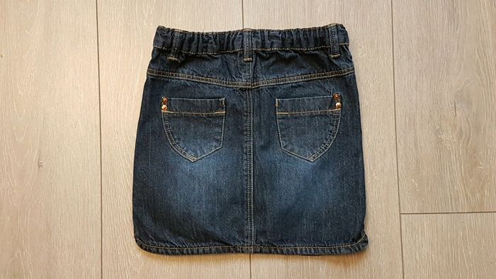 Jupe en jeans bleu neuve. 5 ans fille. Marque Kiabi - photo numéro 2