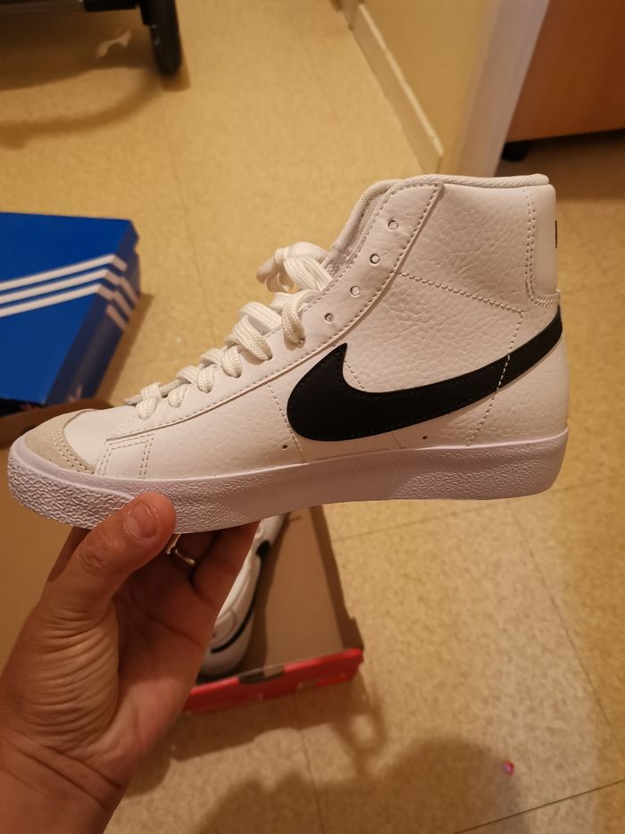 Basket Nike Blazer Mid '77 (GS) taille 37.5 - photo numéro 4