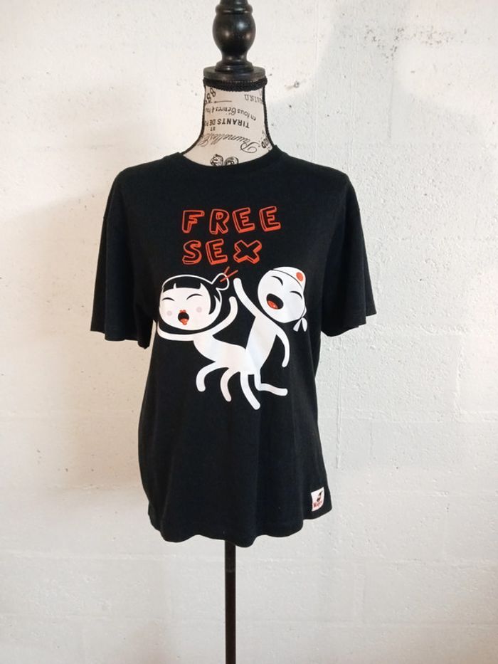 T-shirt noir Kujira Free S.. Taille M Très bon état - photo numéro 8