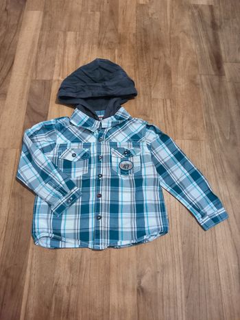 Chemise à capuche Gémo 24mois carreaux