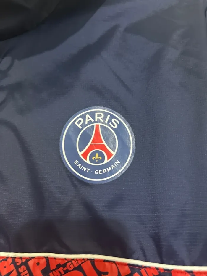 Veste coupe-vent PSG avec capuche – Taille S - photo numéro 2