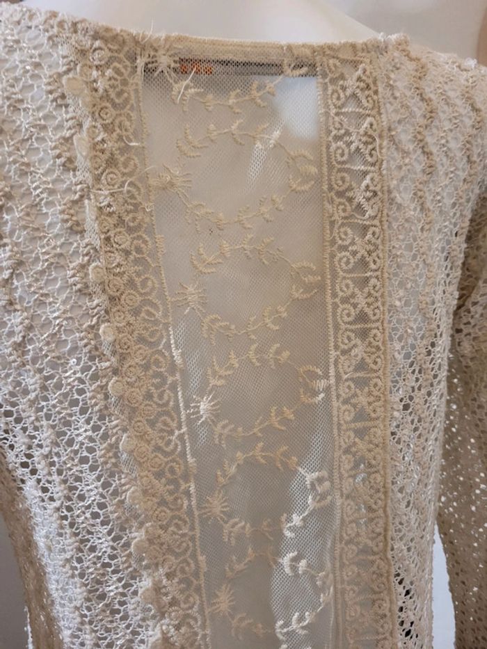 Haut dos dentelles - photo numéro 9