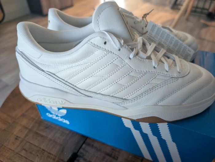 Sneakers adidas Mundial FC taille 42 2/3 neuf - photo numéro 4