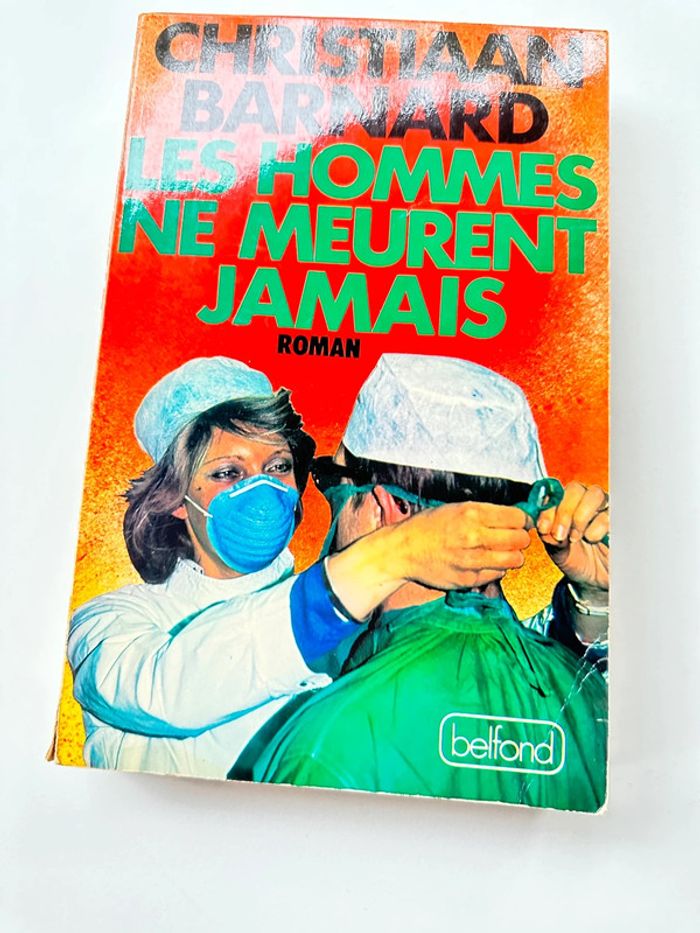 Livre - Les hommes ne meurent jamais - photo numéro 2