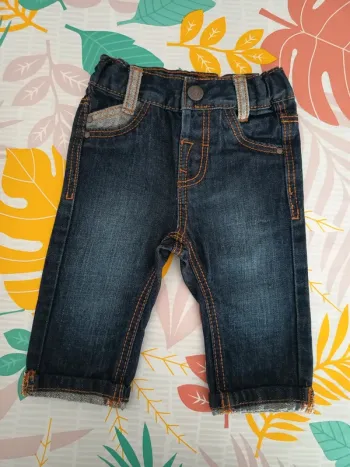 Pantalon jeans bébé garçon 3 mois très bon état