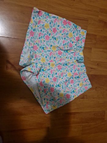 Short fille