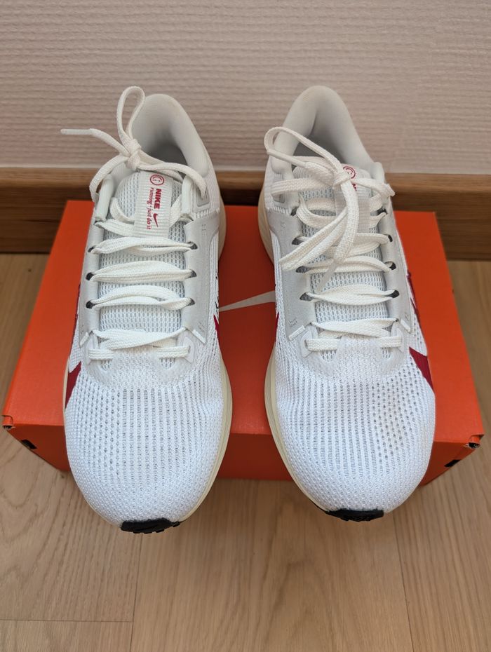 Nike air zoom Pegasus 40 - taille 37,5 - Neuve et authentique - photo numéro 5