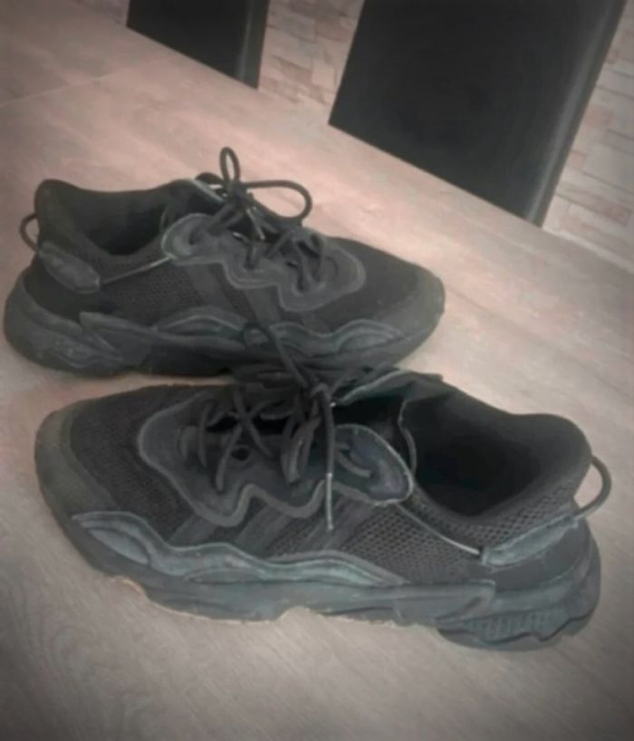 Baskets Adidas noir T.45