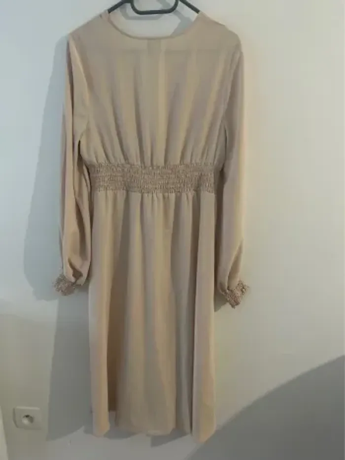 Robe longue crème - photo numéro 3