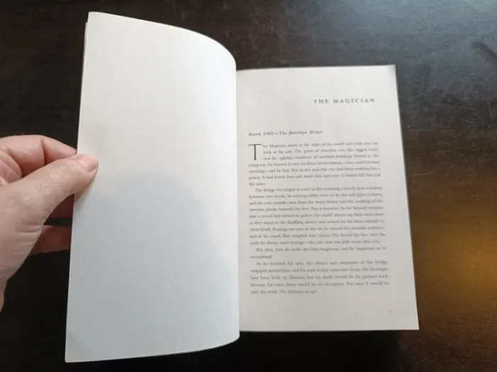 Livre THE LAST MAGICIAN - Lisa Maxwell - photo numéro 4