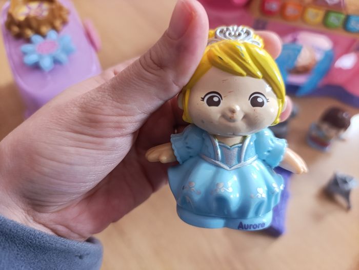 Lot tut tut les copains avec château de princesse - photo numéro 6