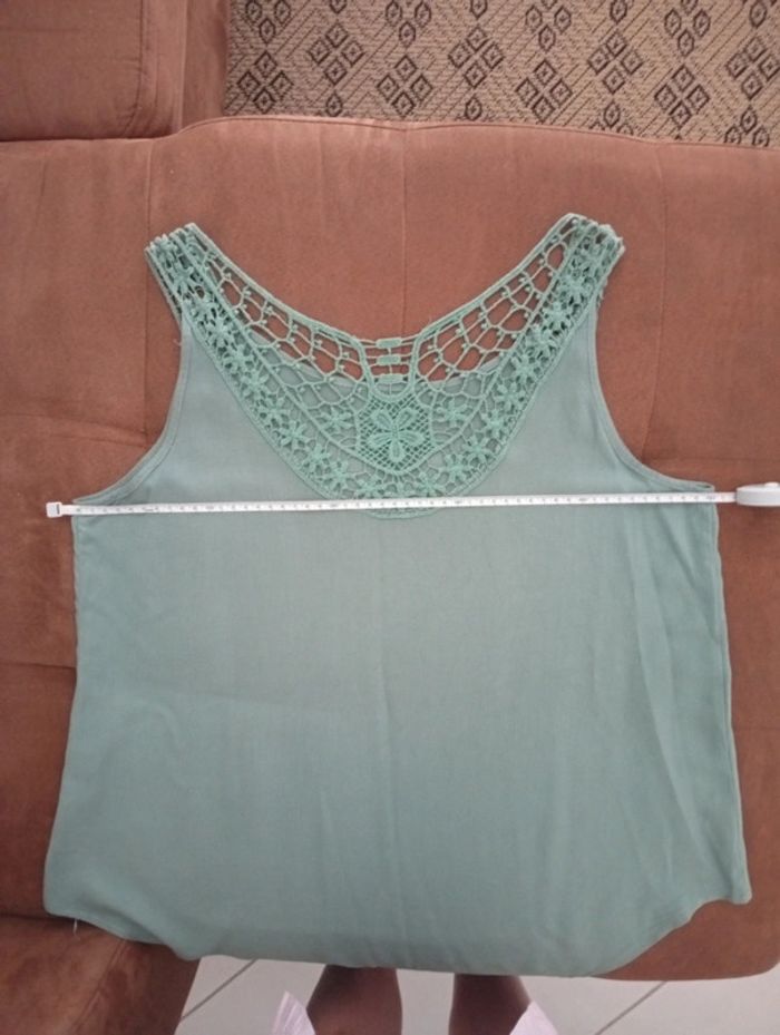 Débardeur vert taille 38/40 | broderie au dos et épaules - photo numéro 5