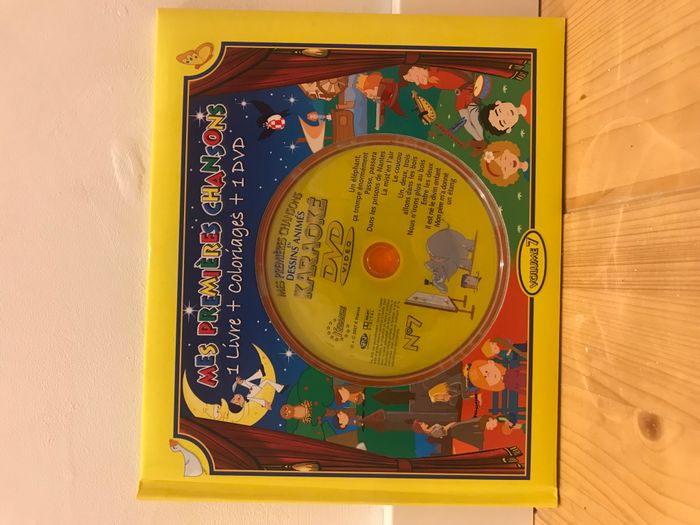 Livre + DVD karaoké de chansons enfant+ cahier de coloriage - photo numéro 2