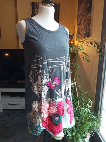 Robe tunique t38 broderie. Tbe