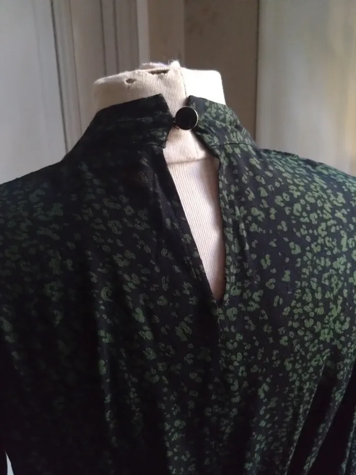 Robe courte La Petite Étoile noire à motifs verts T36 automne - photo numéro 7