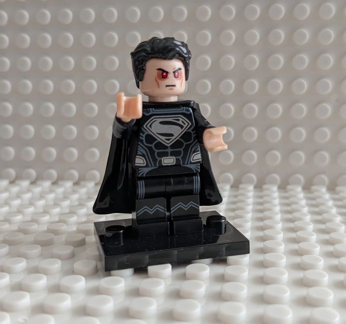figurine DC Comics :  Superman Dark , style lego