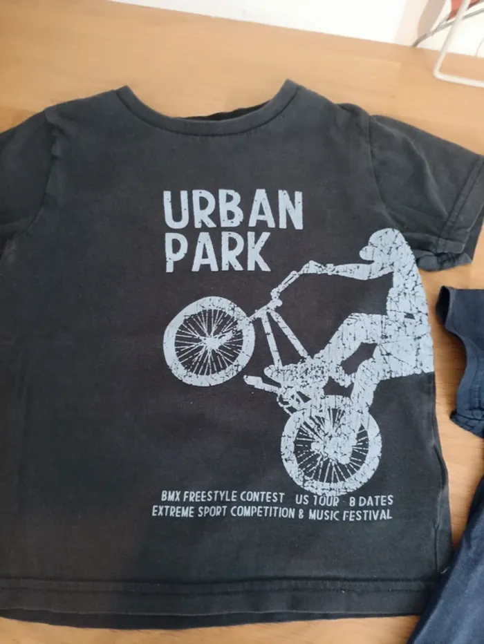 Lot de 2 t-shirts Vertbaudet 5 ans bleu - photo numéro 3