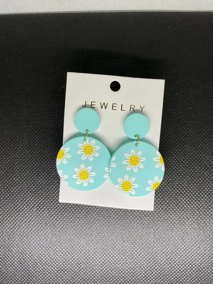 Boucles d’oreilles n°75 neuve