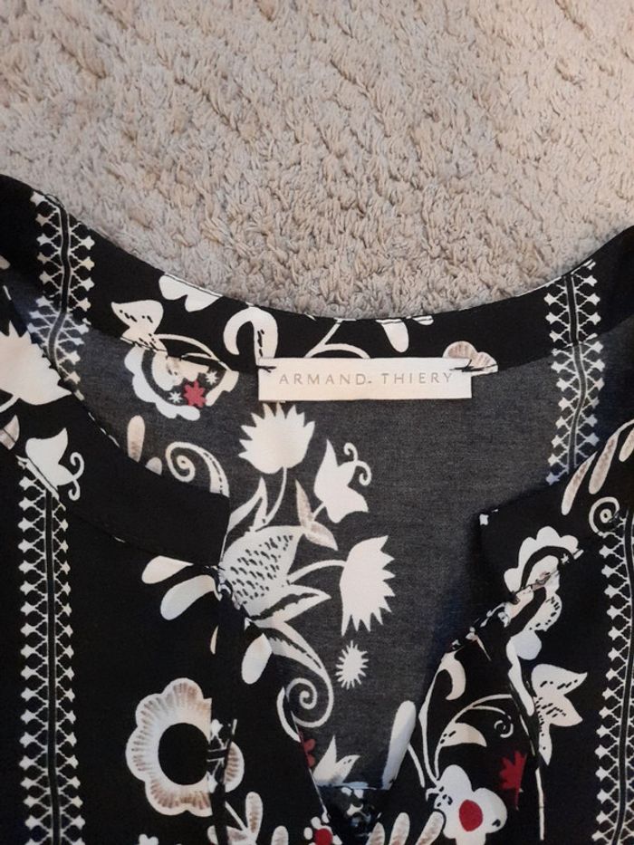 Blouse taille 4 - photo numéro 3