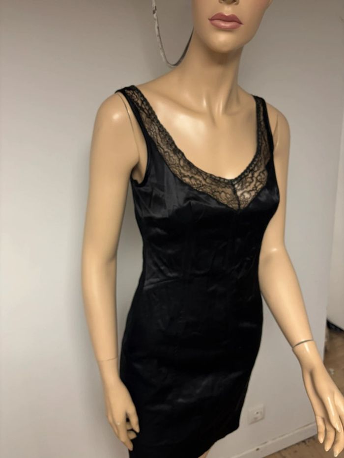 Magnifique robe noir en dentelles dolce gabbana neuve - photo numéro 7