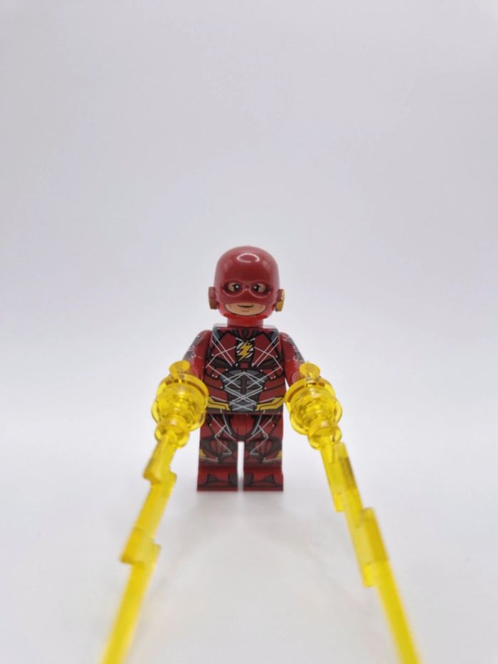 Figurine type lego Flash DC Comics
