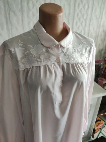 Chemise de nuit rose broderies