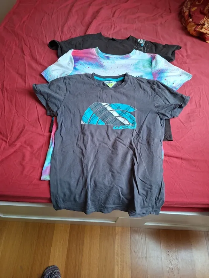 Lot de tee-shirts shirts anvhes courtes 14.ans