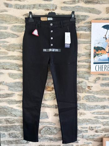 Pantalon noir, Kiabi, en taille 44 neuf