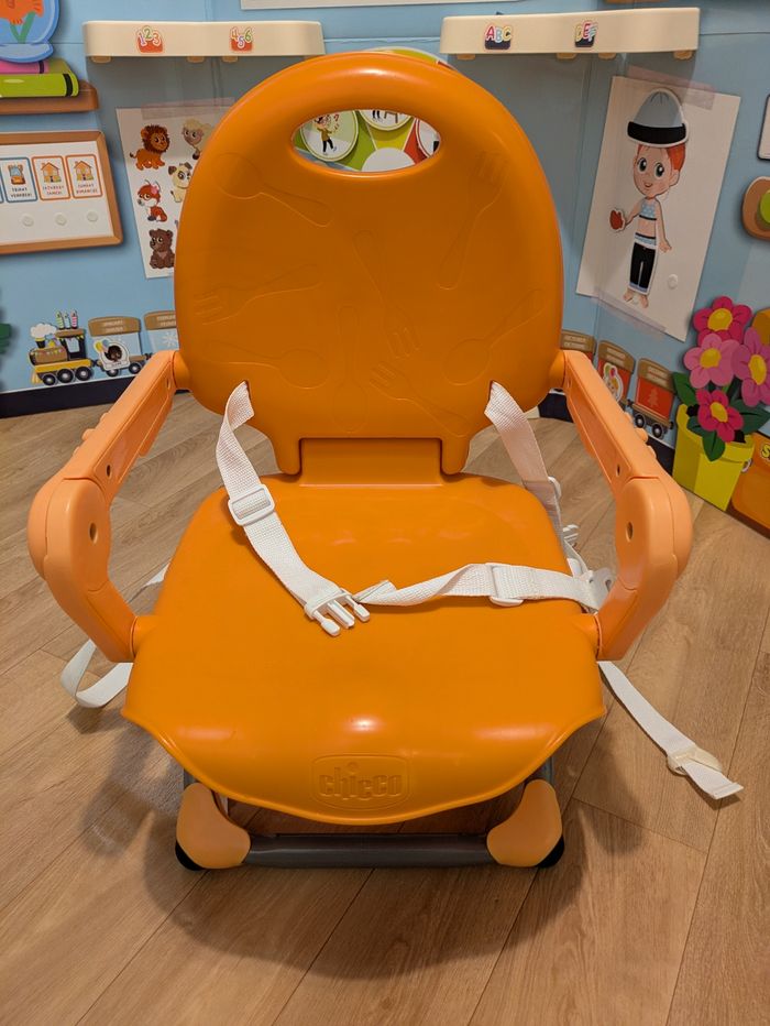 Réhausseur de chaise Pocket snack Chicco