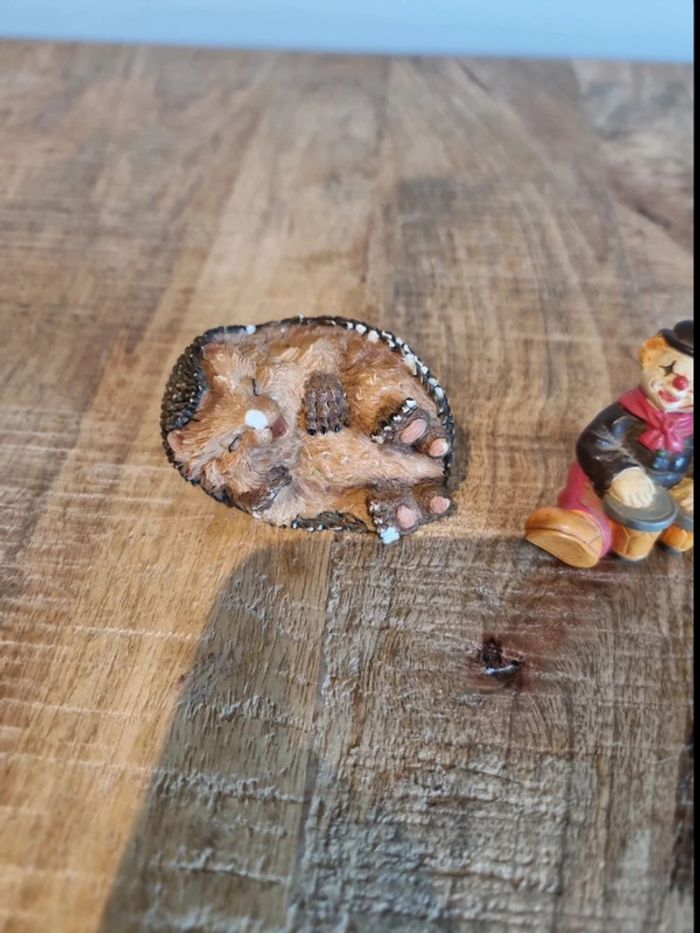 3 figurines en résine - photo numéro 2
