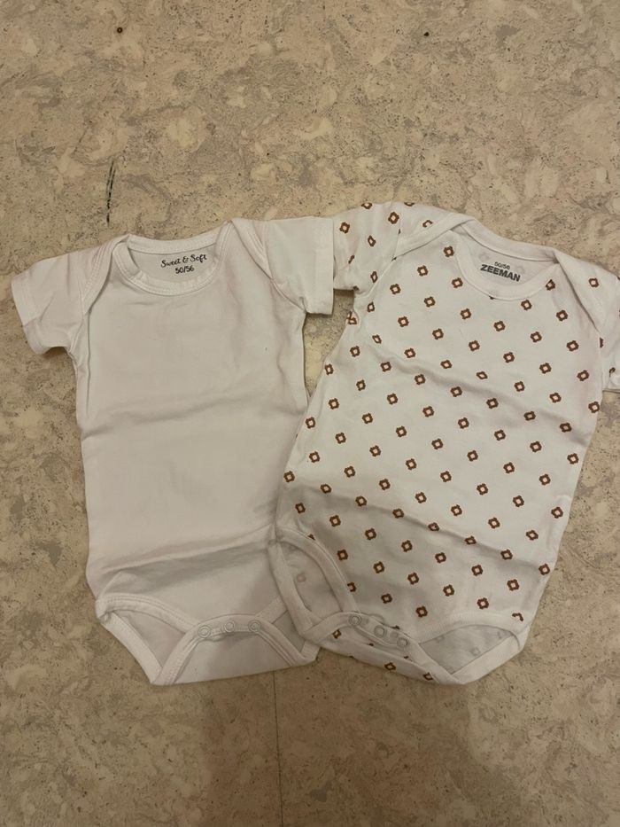 Lot 2 bodies manche courte