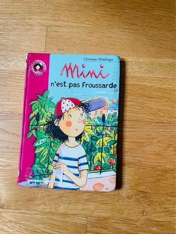 Livre Mini n’est pas froussarde Numero 521 bibliothèque rose